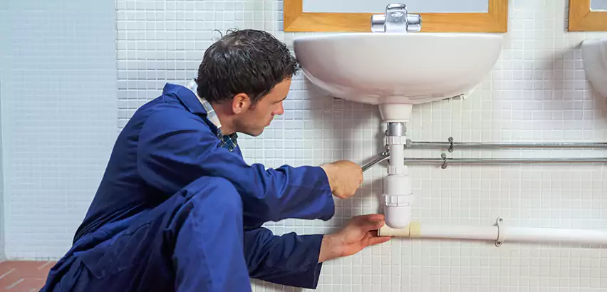 Toilet Repair Greenlawn