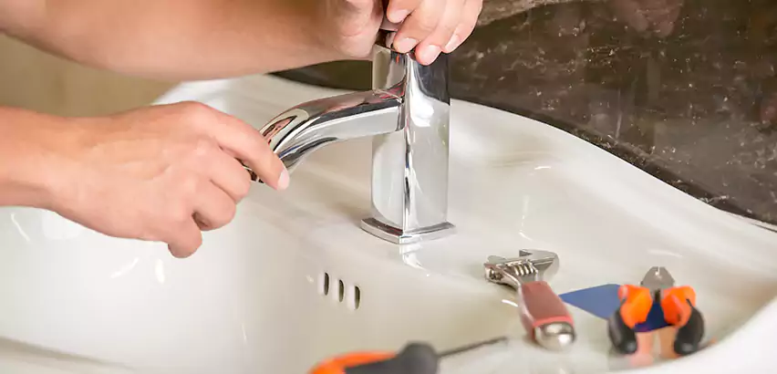 Bathtub Faucet Replacement in Greenlawn