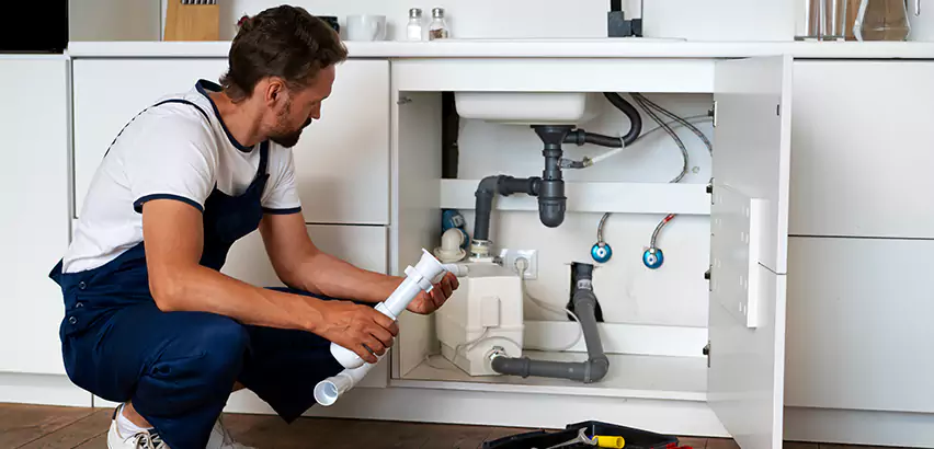Plumbers for Frozen Pipes in Greenlawn